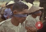 Image le Viet Cong suspects Ankhe Sud Vietnam, 1966, de la seconde 11 séquences d'archives historiques vidéo 65675036498