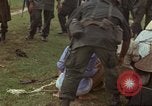 Image le Viet Cong suspects Ankhe Sud Vietnam, 1966, de la seconde 19 séquences d'archives historiques vidéo 65675036498