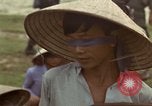 Image le Viet Cong suspects Ankhe Sud Vietnam, 1966, de la seconde 36 séquences d'archives historiques vidéo 65675036498