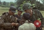 Image le Viet Cong suspects Ankhe Sud Vietnam, 1966, de la seconde 39 séquences d'archives historiques vidéo 65675036498