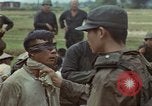 Image le Viet Cong suspects Ankhe Sud Vietnam, 1966, de la seconde 52 séquences d'archives historiques vidéo 65675036498