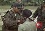 Image le Viet Cong suspects Ankhe Sud Vietnam, 1966, de la seconde 56 séquences d'archives historiques vidéo 65675036498