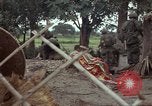Immagine di Il Viet Cong sospetti Ankhe Vietnam del Sud, 1966, secondo 29 filmato di repertorio 65675036499