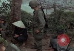 Immagine di Il Viet Cong sospetti Ankhe Vietnam del Sud, 1966, secondo 38 filmato di repertorio 65675036499