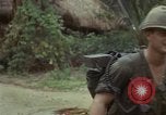 Immagine di Il Viet Cong sospetti Ankhe Vietnam del Sud, 1966, secondo 49 filmato di repertorio 65675036499