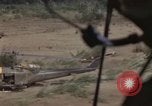 Image 1re Division de cavalerie aérienne Ankhe Sud Vietnam, 1966, de la seconde 6 séquences d'archives historiques vidéo 65675036500