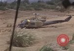 Image 1re Division de cavalerie aérienne Ankhe Sud Vietnam, 1966, de la seconde 10 séquences d'archives historiques vidéo 65675036500