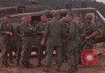Image 1re Division de cavalerie aérienne Ankhe Sud Vietnam, 1966, de la seconde 20 séquences d'archives historiques vidéo 65675036500