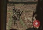 Immagine di 1° aria divisione di cavalleria Ankhe Vietnam del Sud, 1966, secondo 9 filmato di repertorio 65675036501