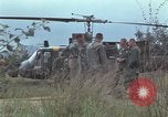 Immagine di 1° aria divisione di cavalleria Ankhe Vietnam del Sud, 1966, secondo 50 filmato di repertorio 65675036501