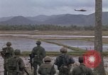 Immagine di 1° aria divisione di cavalleria Ankhe Vietnam del Sud, 1966, secondo 5 filmato di repertorio 65675036502