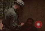 Immagine di 1° aria divisione di cavalleria Ankhe Vietnam del Sud, 1966, secondo 22 filmato di repertorio 65675036502