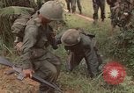 Immagine di 1° aria divisione di cavalleria Ankhe Vietnam del Sud, 1966, secondo 37 filmato di repertorio 65675036502
