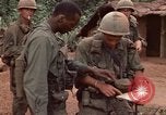 Immagine di 1° aria divisione di cavalleria Ankhe Vietnam del Sud, 1966, secondo 43 filmato di repertorio 65675036502