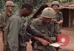 Immagine di 1° aria divisione di cavalleria Ankhe Vietnam del Sud, 1966, secondo 44 filmato di repertorio 65675036502