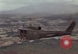 Immagine di 1° aria divisione di cavalleria Ankhe Vietnam del Sud, 1966, secondo 10 filmato di repertorio 65675036503