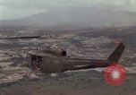 Immagine di 1° aria divisione di cavalleria Ankhe Vietnam del Sud, 1966, secondo 11 filmato di repertorio 65675036503