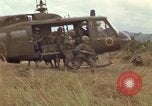 Immagine di 1° aria divisione di cavalleria Ankhe Vietnam del Sud, 1966, secondo 12 filmato di repertorio 65675036503