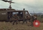 Immagine di 1° aria divisione di cavalleria Ankhe Vietnam del Sud, 1966, secondo 15 filmato di repertorio 65675036503