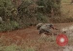 Immagine di 1° aria divisione di cavalleria Ankhe Vietnam del Sud, 1966, secondo 18 filmato di repertorio 65675036503