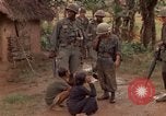 Immagine di 1° aria divisione di cavalleria Ankhe Vietnam del Sud, 1966, secondo 26 filmato di repertorio 65675036503