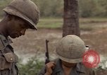 Immagine di 1° aria divisione di cavalleria Ankhe Vietnam del Sud, 1966, secondo 33 filmato di repertorio 65675036503