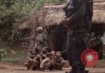Immagine di 1° aria divisione di cavalleria Ankhe Vietnam del Sud, 1966, secondo 46 filmato di repertorio 65675036503