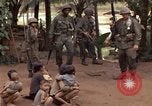 Immagine di 1° aria divisione di cavalleria Ankhe Vietnam del Sud, 1966, secondo 50 filmato di repertorio 65675036503