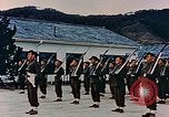 Standbild australische Truppen in Japan nach Zweiten Weltkrieg Nagasaki Japan, 1945, aus Sekunde 18 historischem Filmmaterial Videoclip 65675036519