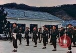 Standbild australische Truppen in Japan nach Zweiten Weltkrieg Nagasaki Japan, 1945, aus Sekunde 26 historischem Filmmaterial Videoclip 65675036519