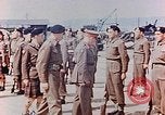Standbild British Commonwealth troop review in Japan nach Zweiten Weltkrieg Kure Japan, 1946, aus Sekunde 21 historischem Filmmaterial Videoclip 65675036520