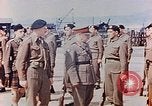 Standbild British Commonwealth troop review in Japan nach Zweiten Weltkrieg Kure Japan, 1946, aus Sekunde 23 historischem Filmmaterial Videoclip 65675036520
