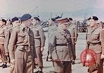 Standbild British Commonwealth troop review in Japan nach Zweiten Weltkrieg Kure Japan, 1946, aus Sekunde 24 historischem Filmmaterial Videoclip 65675036520