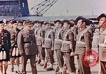 Standbild British Commonwealth troop review in Japan nach Zweiten Weltkrieg Kure Japan, 1946, aus Sekunde 25 historischem Filmmaterial Videoclip 65675036520