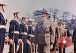 Standbild British Commonwealth troop review in Japan nach Zweiten Weltkrieg Kure Japan, 1946, aus Sekunde 57 historischem Filmmaterial Videoclip 65675036520