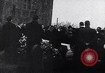 Immagine di Kaj Harald Leininger Munk Danimarca, 1944, secondo 17 filmato di repertorio 65675036549