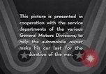 Image les soins et l'entretien de voitures privées en temps de guerre United States USA, 1943, de la seconde 34 séquences d'archives historiques vidéo 65675036559