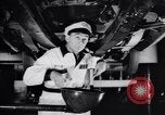 Image Entretien des voitures United States USA, 1941, de la seconde 42 séquences d'archives historiques vidéo 65675036562