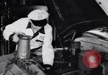 Image Entretien des voitures United States USA, 1941, de la seconde 61 séquences d'archives historiques vidéo 65675036562