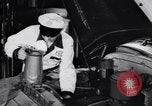 Image Entretien des voitures United States USA, 1941, de la seconde 62 séquences d'archives historiques vidéo 65675036562