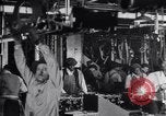 Image ligne d'assemblage automobile Ford United States USA, 1930, de la seconde 19 séquences d'archives historiques vidéo 65675036563