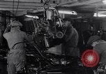 Image ligne d'assemblage automobile Ford United States USA, 1930, de la seconde 29 séquences d'archives historiques vidéo 65675036563