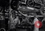 Image ligne d'assemblage automobile Ford United States USA, 1930, de la seconde 48 séquences d'archives historiques vidéo 65675036563