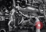 Image ligne d'assemblage automobile Ford United States USA, 1930, de la seconde 51 séquences d'archives historiques vidéo 65675036563