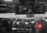 Image ligne d'assemblage automobile Ford United States USA, 1930, de la seconde 60 séquences d'archives historiques vidéo 65675036563