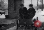 Immagine di Henry Ford e sua moglie United States USA, 1927, secondo 3 filmato di repertorio 65675036565