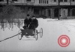 Immagine di Henry Ford e sua moglie United States USA, 1927, secondo 9 filmato di repertorio 65675036565