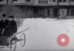 Immagine di Henry Ford e sua moglie United States USA, 1927, secondo 10 filmato di repertorio 65675036565