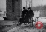 Immagine di Henry Ford e sua moglie United States USA, 1927, secondo 21 filmato di repertorio 65675036565