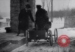 Immagine di Henry Ford e sua moglie United States USA, 1927, secondo 31 filmato di repertorio 65675036565